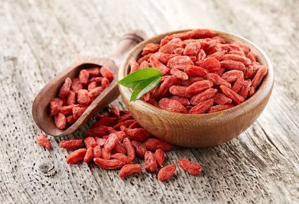 2024 08 blog what are goji berries header image 4